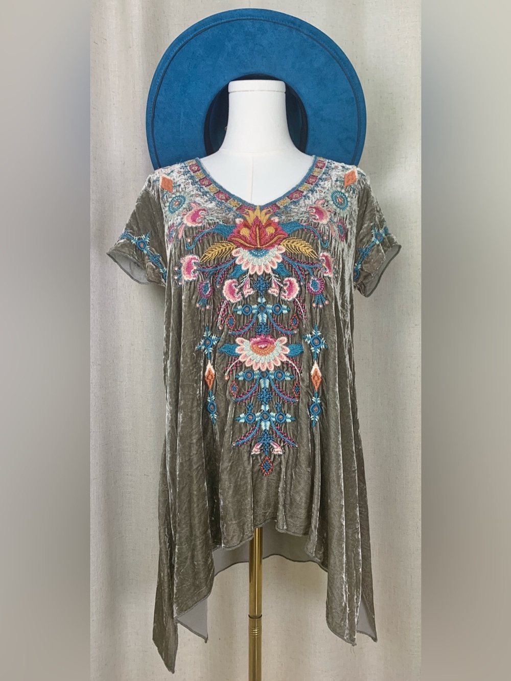 Johnny Was Embroidered Velvet V-Neck Tunic Top in Olive Green - Picture 2 of 6